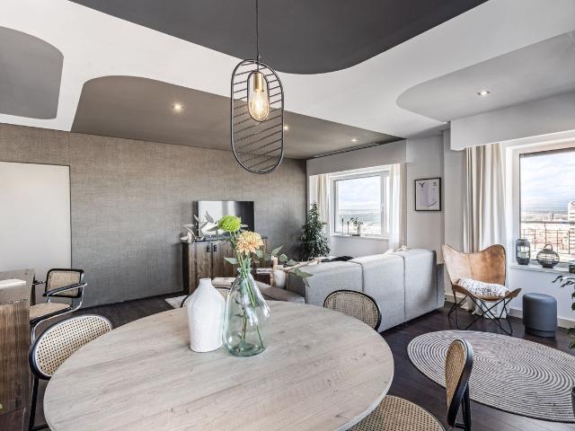 Mountain Themed 2 Bedroom Apartment with Pool and Gym in Centro, Madrid Amsterdam Apartments for Rent