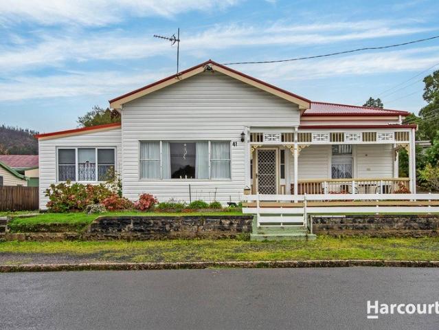 Mountain Views and Town Convenience in the Heart of Queenstown!