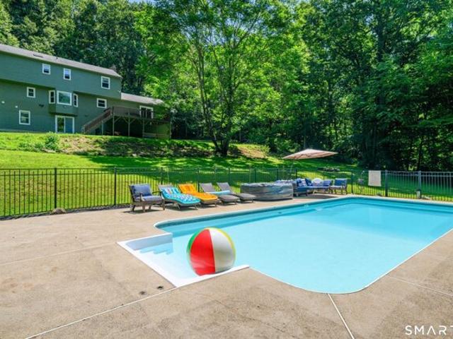 Mountain Laurel Ln, Newtown, Home For Sale