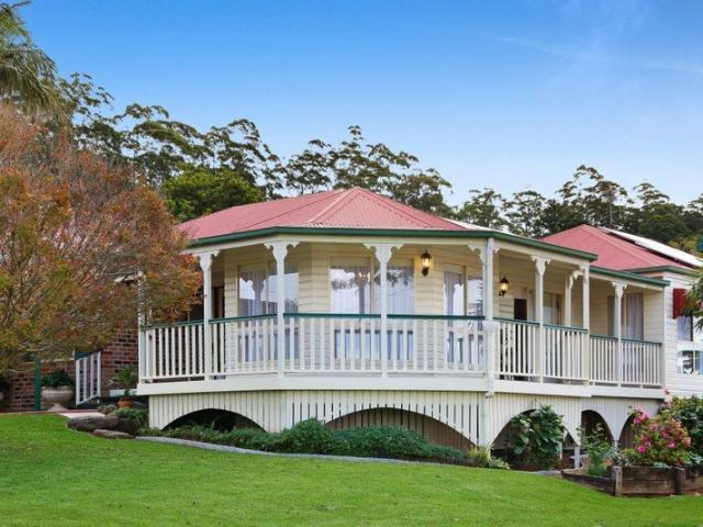 Mountain Living with Space, Style & Exceptional Functionality!