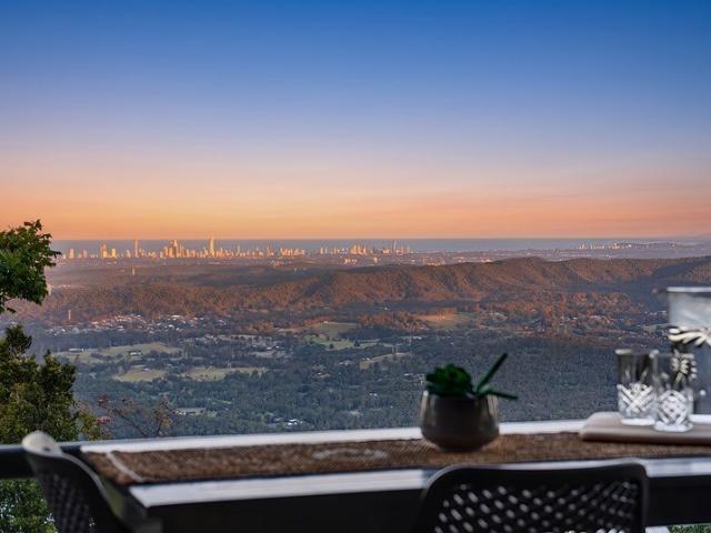 Mountain Luxury, Panoramic Views & Genuine Dual Living