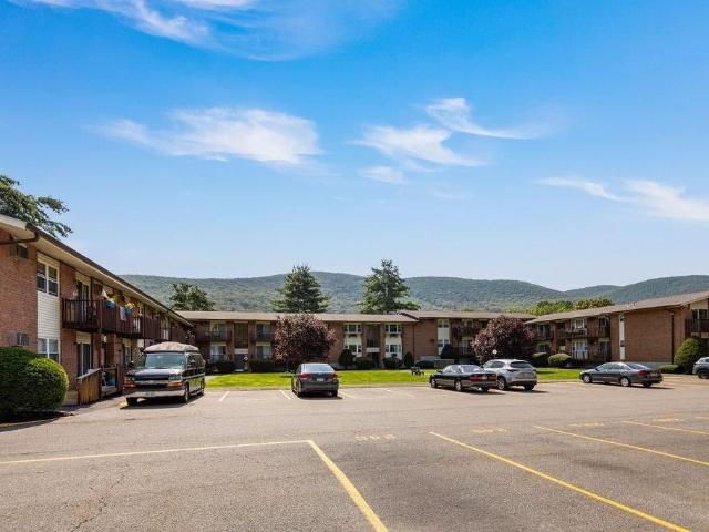 Mountainview Garden Apartments 3 Bedroom Apartment for Rent at 7 Greenhill Dr, Fishkill, NY 12524