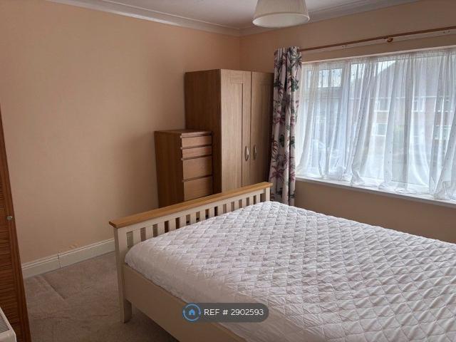 Mountbatten Avenue, Romsey SO51, 1 bed flat to rent, £1,145 pcm | PrimeLocation