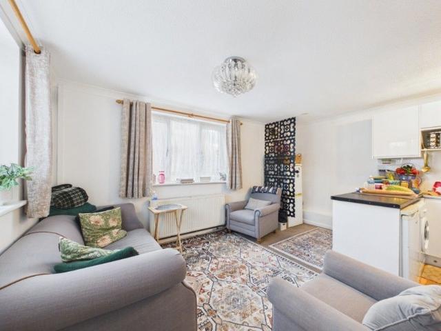 Mountbatten Close, Slough, Berkshire,SL1