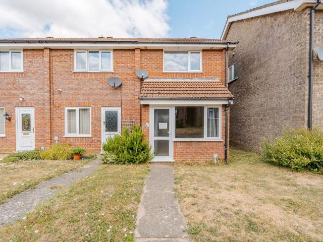Mountbatten Road, Bungay NR35, 2 bed end terrace house to rent, £900 pcm | PrimeLocation