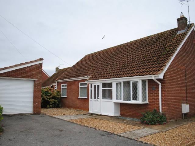 Mountbatten Road, Dersingham, King's Lynn PE31, 3 bed bungalow to rent, £1,200 pcm | PrimeLocation