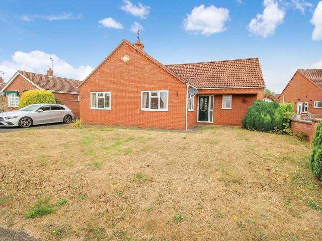 Mountbatten Road, Dersingham PE31, 3 bed detached bungalow to rent, £1,400 pcm | PrimeLocation