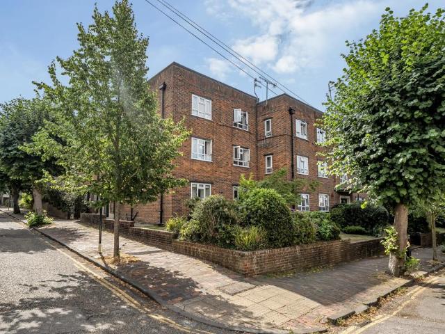 Mountfield Gardens Tunbridge Wells TN1 2 bed flat to rent £1,595 pcm £368 pw