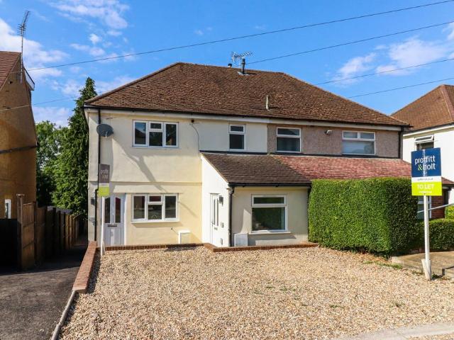 Mountfield Road, Hemel Hempstead, HP2 2 bed flat to rent £1,725 pcm £398 pw