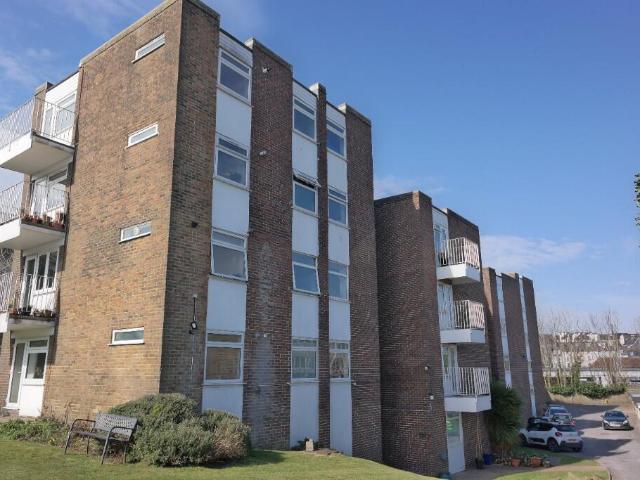 Mountfield Road, Lewes BN7 2 bed flat to rent £1,350 pcm £312 pw