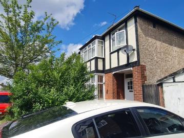 Mountfield Road, Luton, Bedfordshire LU2, 3 bed semi detached house to rent, £1,800 pcm | PrimeLocation