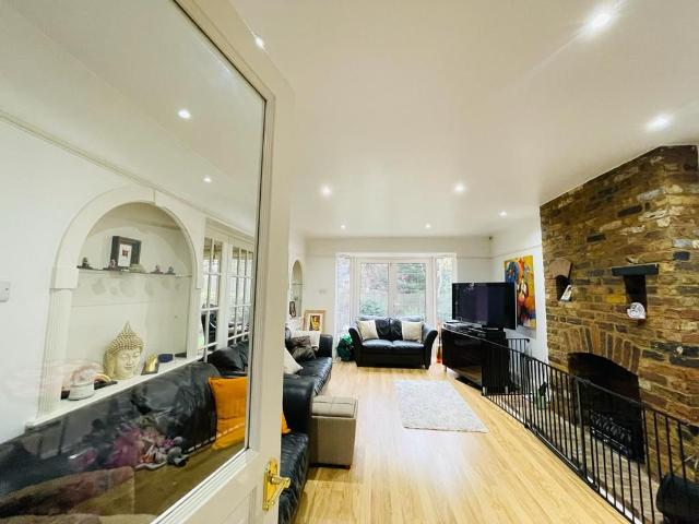 Mountington Park Close, Harrow HA3, 5 bed detached house to rent, £3,500 pcm | PrimeLocation