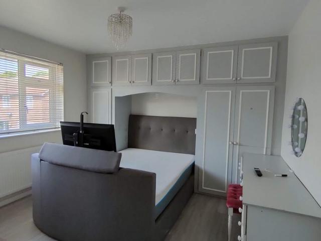 Mountjoy Close, London SE2 House share to rent £850 pcm £196 pw