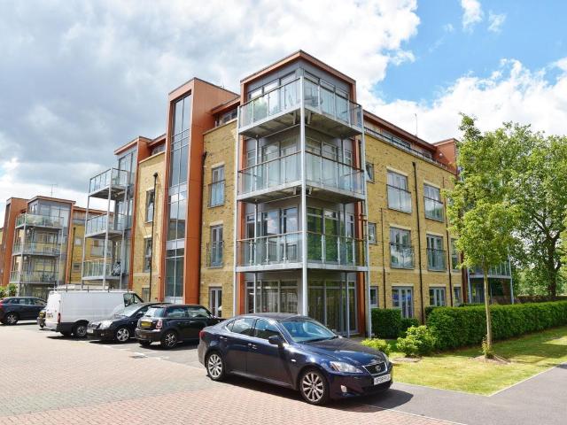 Mountstuart Court, Teddington TW11, 2 bed flat to rent, £2,250 pcm | PrimeLocation