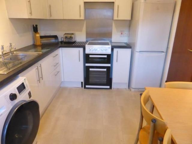 Mountview Gardens, Aberdeen AB25, 2 bed flat to rent, £700 pcm | PrimeLocation