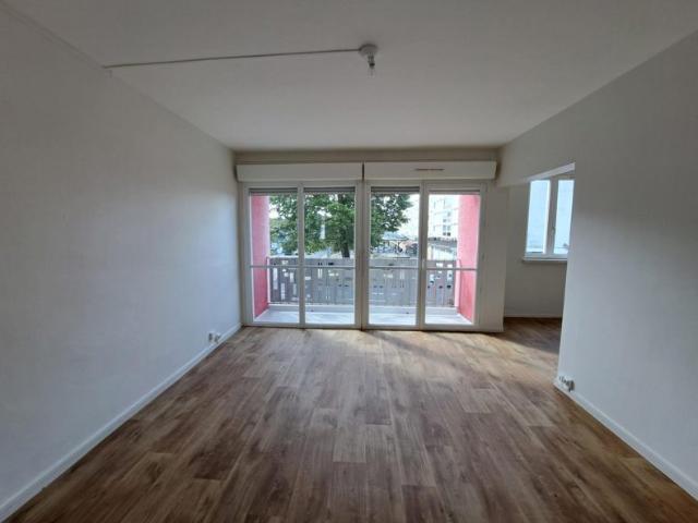 MOURENX RUE CALMETTE T2 de 53 m2