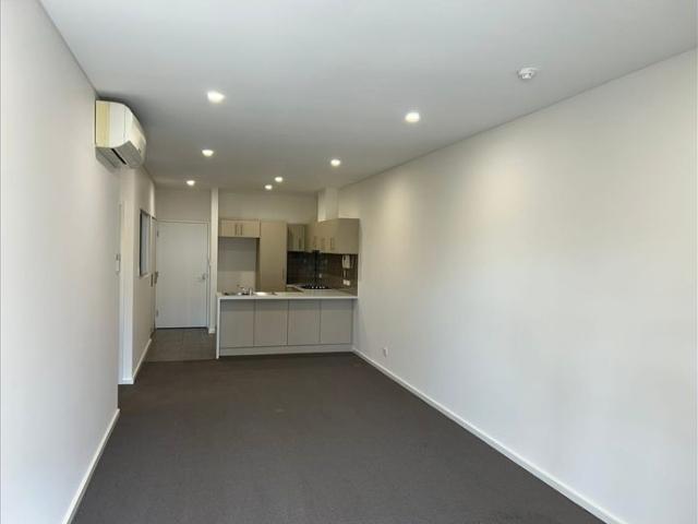 MOVE IN NOW !
