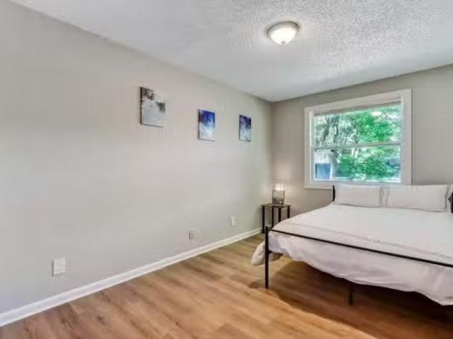 Move In NOW Near NAS Jax & Downtown Wi Fi & Utilities Includ.