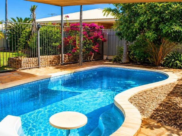 Move in or invest vacant 3x1 family home with pool on 768m2 block quiet cul de sac in Nickol
