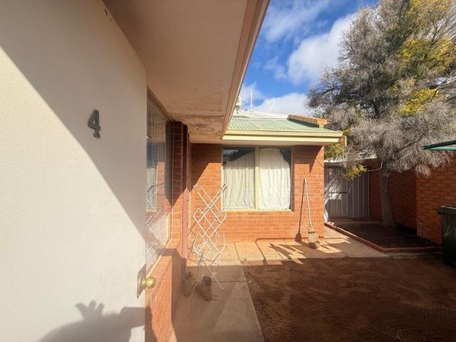 Move In or Invest Low Maintenance Central Kalgoorlie Unit