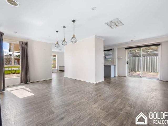 Move In and Enjoy 3 Bedrooms House for Lease in Delacombe VIC 3356