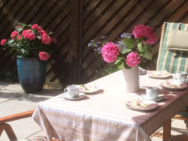 Move in and feel good: Furnished 3 room ground floor apartment with garden on Basselweg Fantastic & beautiful suite in Eimsbüttel Hamburg