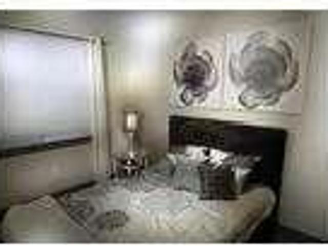 Move in condition, 2 bedroom 2 bath. Parking Available!