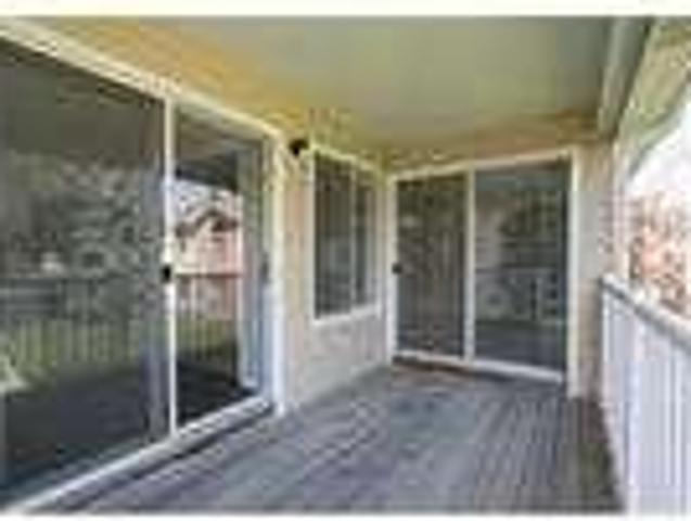 Move in condition, 2 bedroom 2 bath. Pet OK!