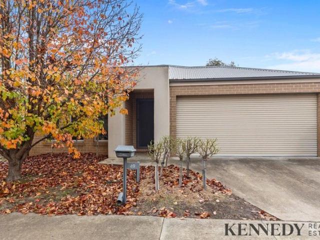 Move in ready, moments from Lake Mulwala