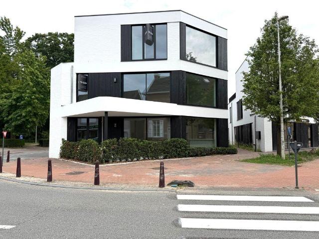 Move in ready new build apartment with 1 bedroom, underground parking and storage