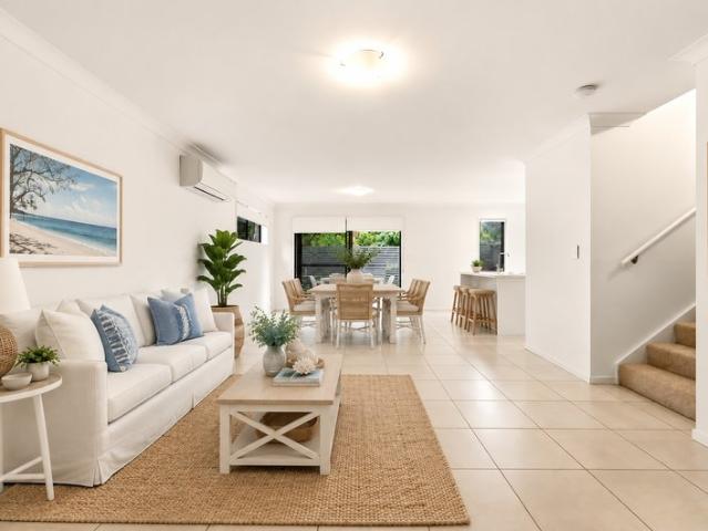 MOVE IN READY! Occupy or Invest The boxes are ticked for all options!