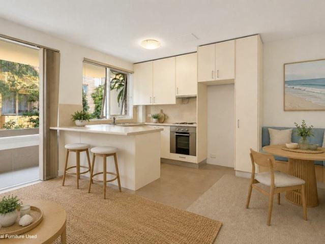 Move In Ready One Bedroom Home Walk to Mona Vale Village