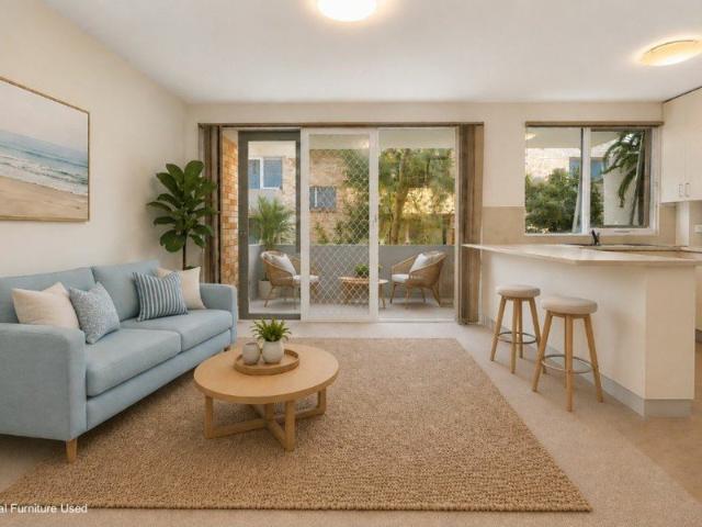 Move In Ready One Bedroom Home Walk to Mona Vale Village