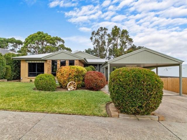 Move in Ready 10 minutes from Lakes Entrance