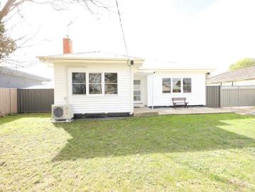 Move In Ready and Conveniently Located