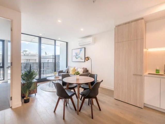 Move In Ready Apartment | Opposite Box Hill Gardens