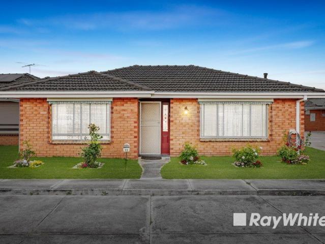 MOVE IN READY BEAUTY IN A CENTRAL LOCATION!