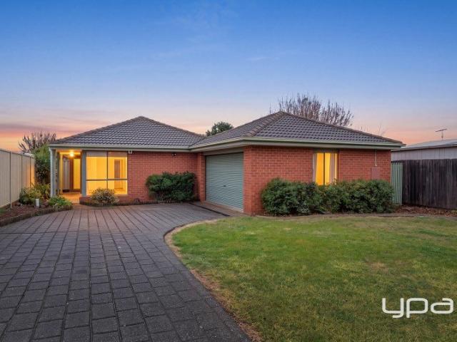 MOVE IN READY CLOSE TO SCHOOLS