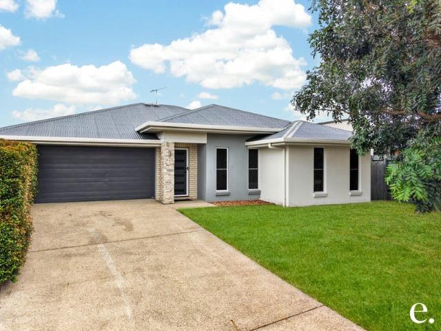 Move In Ready Coastal Gem with Pool Walk to Lammermoor Beach