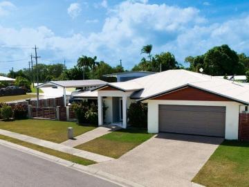 Move In Ready Coastal Home Near the Golf Course with High Clearance Caravan/Boat Parking