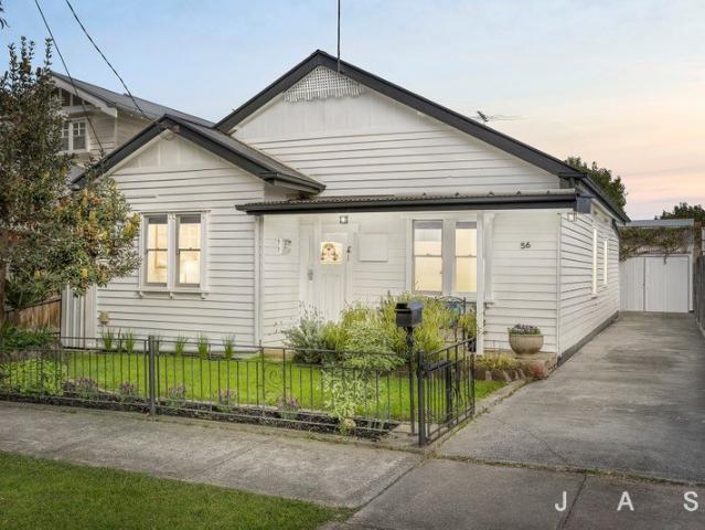 Move In Ready Comfort, Superb Lifestyle Location