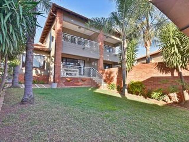 move in ready duplex in the sought a.