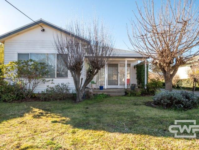 Move In Ready & Fully Furnished in the Heart of Glen Innes