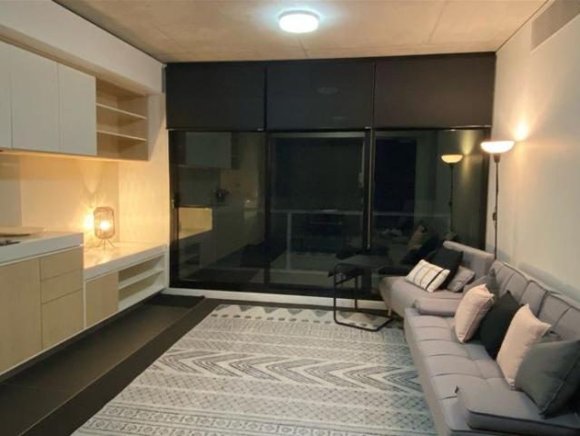 Furnished SKY2 Apartment in the Heart of South Yarra