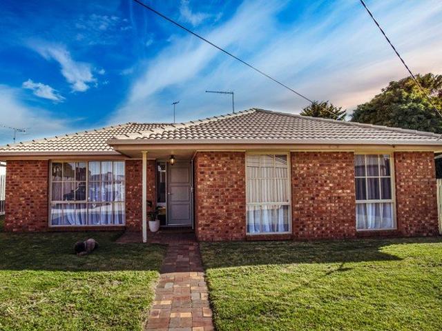 MOVE IN READY, FURNISHED HOME Check out our 3D Tour