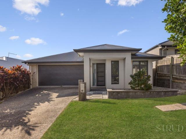 Move In Ready Family Home | Multiple Living Areas | 400m² Block!