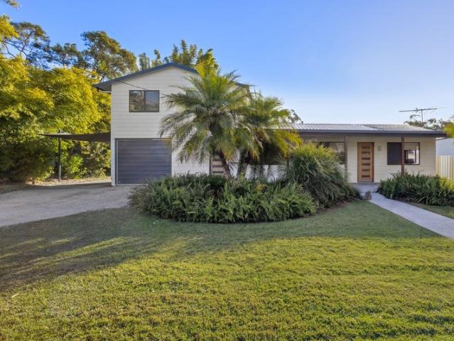 Move In Ready Family Home on 1,118m2 with Expansion & Dual Living Potential!