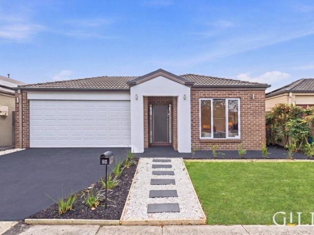 Move In Ready Family Home Close to Schools, Parks & Shopping