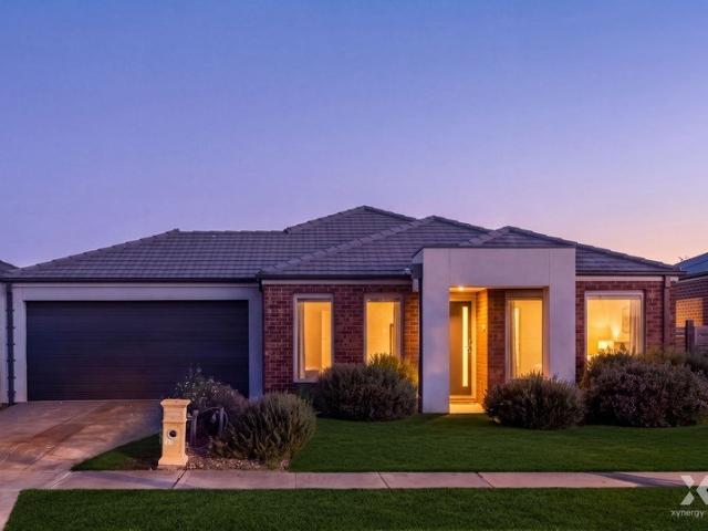 Move In Ready Family Home in Sought After Lollipop Hill