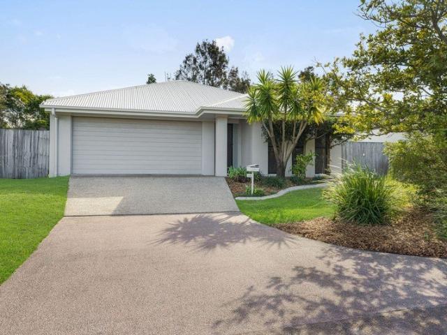 Move In Ready Family Home with Side Access in the Heart of Mountain Creek